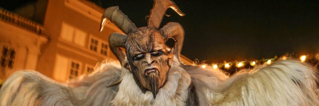 Krampus: Το μυθικό τρομακτικό πλάσμα και ο λόγος που «εμφανίζεται» τα Χριστούγεννα (φωτο)