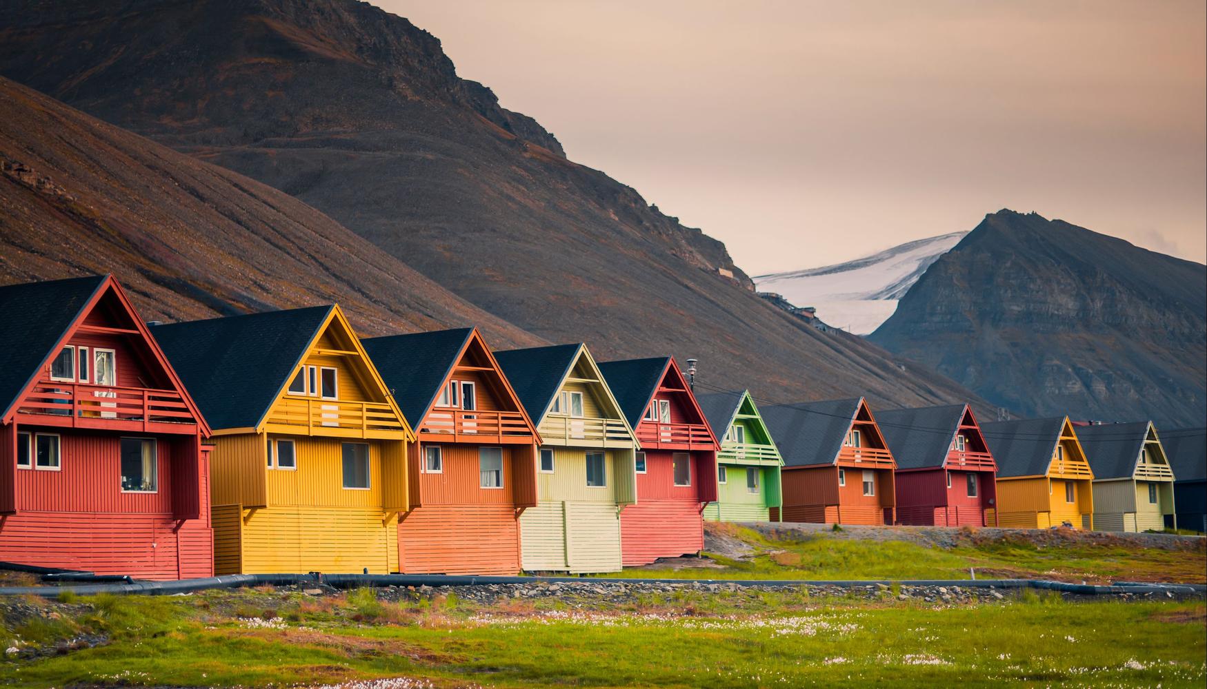 Longyearbyen: H πόλη της Νορβηγίας στην οποία «απαγορεύεται» να… πεθάνεις (φωτό)