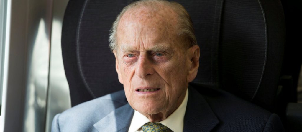 Κι όμως υπάρχει: Η θρησκεία που θεωρεί τον Πρίγκηπα Φίλιππο θεϊκό ον