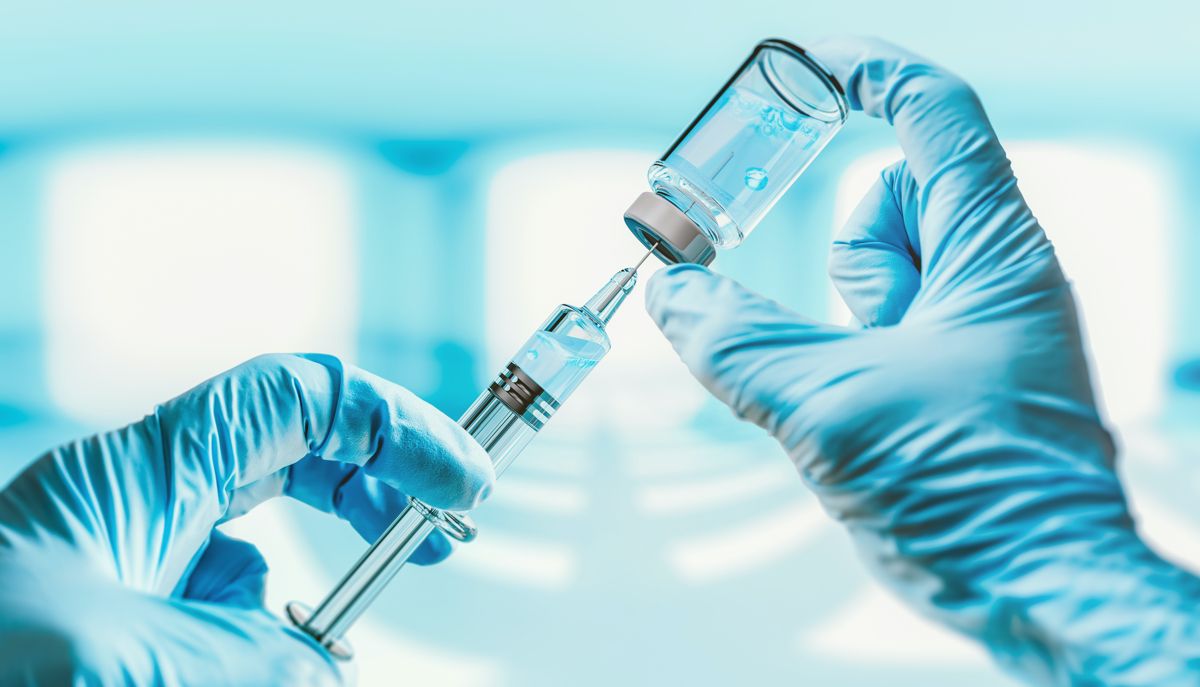 Την Τρίτη ξεκινούν οι εμβολιασμοί κατά του νέου κορωνοϊού στη Μεγάλη Βρετανία