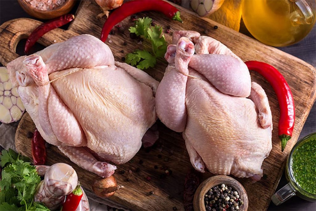 Γαλοπούλα vs κοτόπουλο: Τι να επιλέξουμε για το χριστουγεννιάτικο τραπέζι; – Οι θερμίδες του καθενός