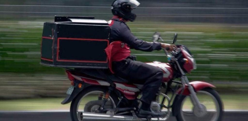 Απόφαση Γ.Βρούτση: Όσα αλλάζουν σε ντελίβερι και κούριερ – Θα γίνονται διανομές μόνο με έντυπο