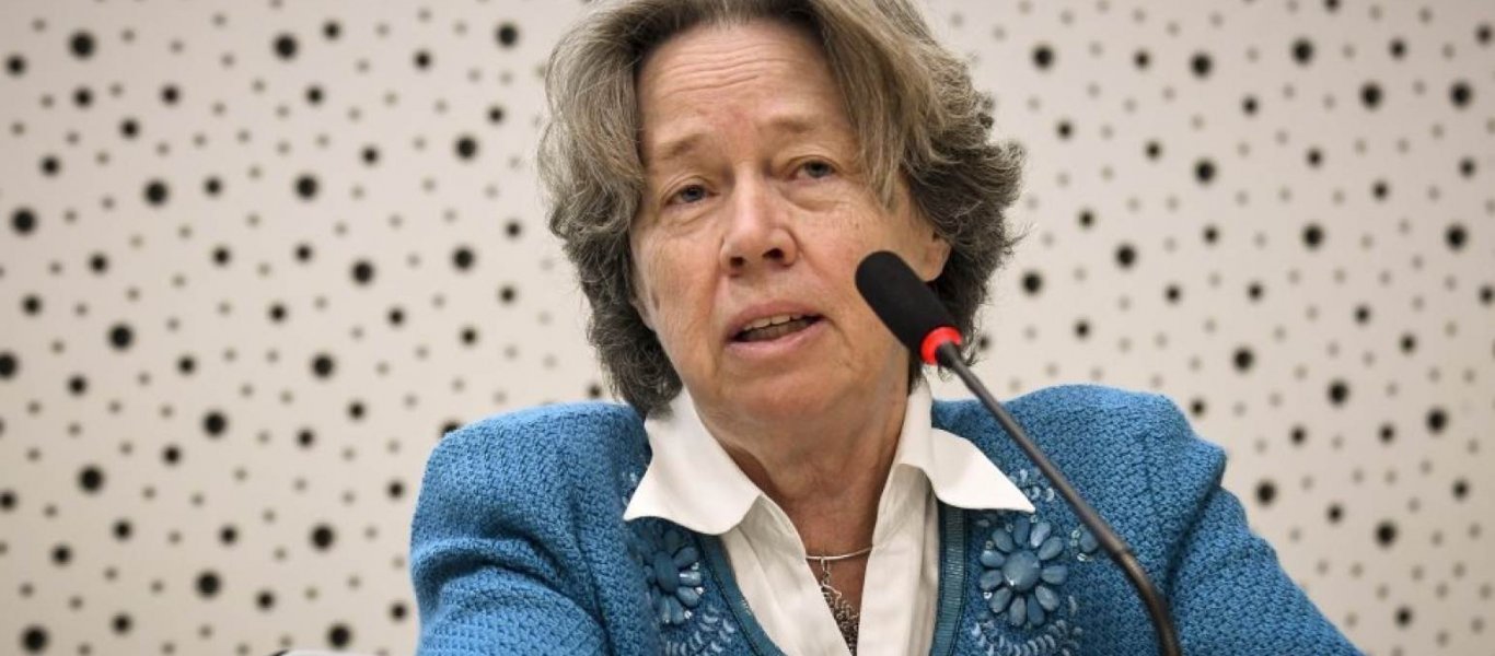 Α.Λινού: «Εμβολιασμοί σε γήπεδα – πάρκινγκ εμπορικών κέντρων και διοδίων»