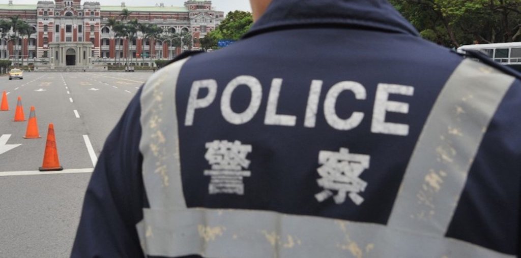 Ταϊβάν: «Έφαγε» πρόστιμο 2.900 ευρώ επειδή παραβίασε τα περιοριστικά μέτρα για 8 δευτερόλεπτα (βίντεο)