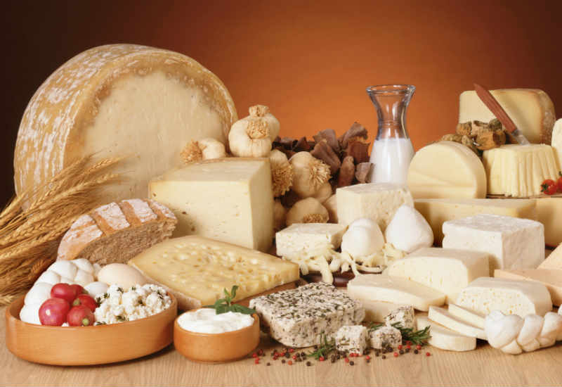 Αυτά είναι τα τυριά με το περισσότερο και το λιγότερο αλάτι