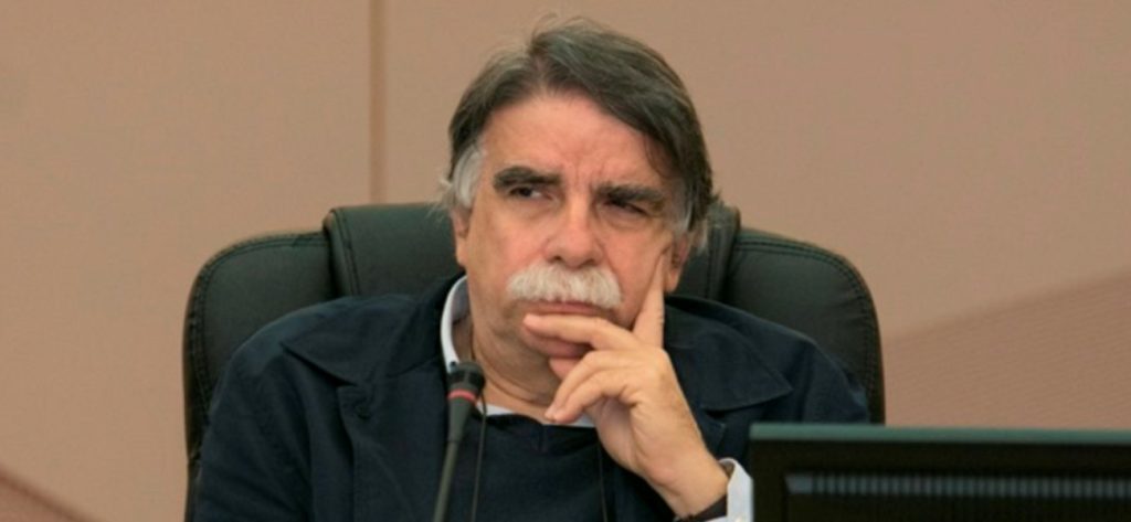 Α.Βατόπουλος: «H Ελλάδα βρίσκεται σε οριακό επίπεδο – Δεν έχει τιθασευτεί ο ιός»