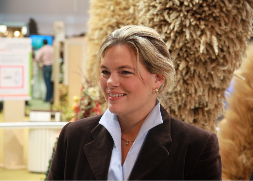 Τούμπα Γερμανίδας υπουργού μέσα στο κοινοβούλιο! (φώτο-βίντεο)