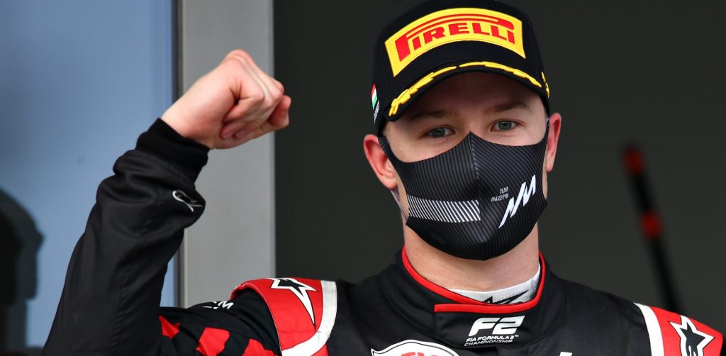 Formula 1: Έντονες αντιδράσεις για τον Ν.Μαζέπιν μετά τις εικόνες στις οποίες πιάνει το στήθος κοπέλας σε αμάξι (βίντεο)