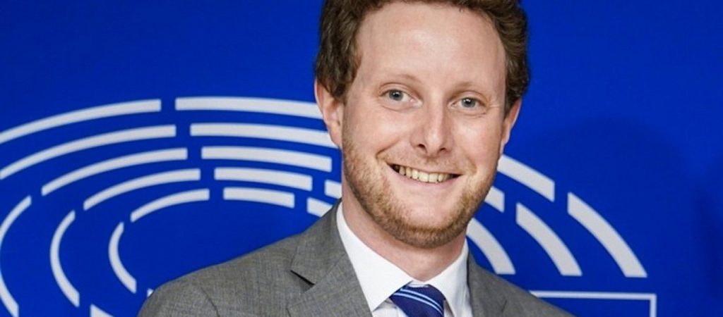 Γάλλος υφυπουργός Ευρωπαϊκών Υποθέσεων – Κλεμάν Μπον: «Είμαι γκέι και δεν έχω κανένα πρόβλημα να το πω»