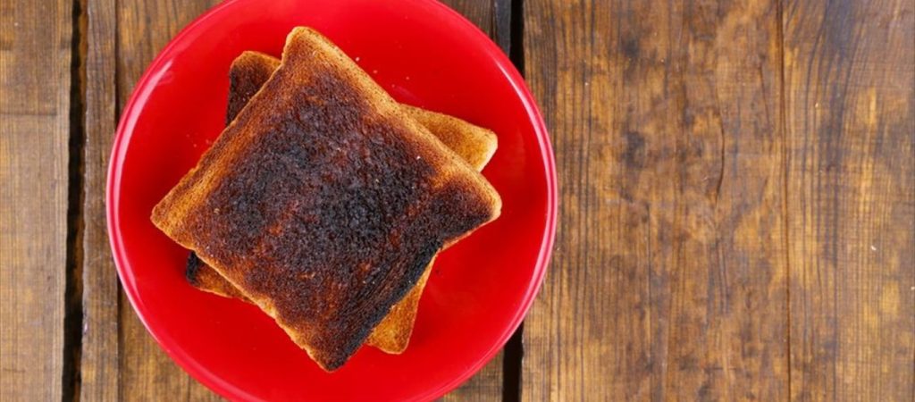 Οι κίνδυνοι για την υγεία σας αν καταναλώνετε συχνά ξεροψημένο ψωμί