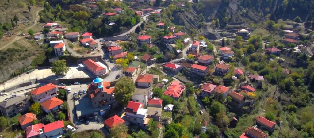 «Λουκέτο» σε χωριό της Ευρυτανίας: Μπλόκα στις εισόδους του χωριού