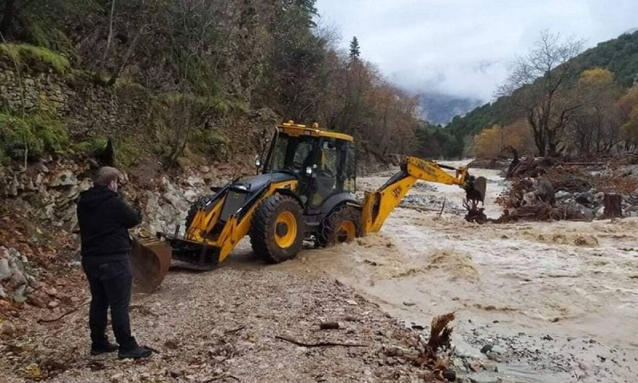 15 κάτοικοι αποκλεισμένοι από τις πλημμύρες και κατολισθήσεις στην  Καρδίτσα