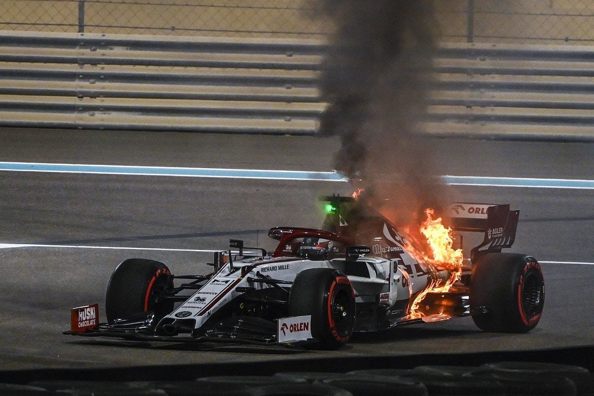 Formula 1: Άρπαξε φωτιά το μονοθέσιο του Κ.Ραϊκόνεν (φώτο-βίντεο)