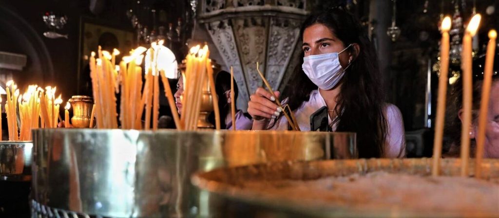 Ιερή οργή για το κλείσιμο των εκκλησιών: «Δεν θα πειθαρχήσουμε – Ας έρθουν να μας συλλάβουν» λένε οι ιεράρχες