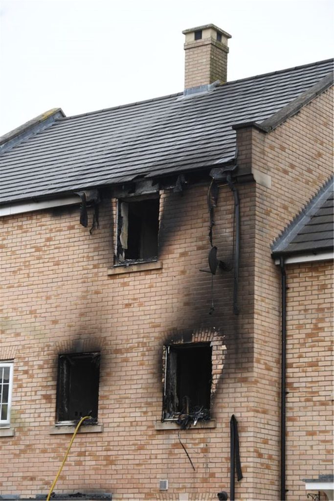 Νεκρά δυο παιδιά από φωτιά στο σπίτι τους σε προάστιο του Κέμπριτζ