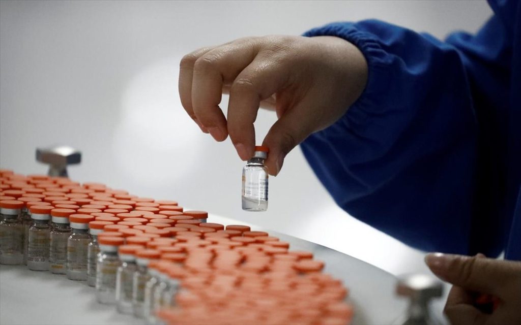 O FDA ενέκρινε και τυπικά το εμβόλιο της Pfizer-BionTech