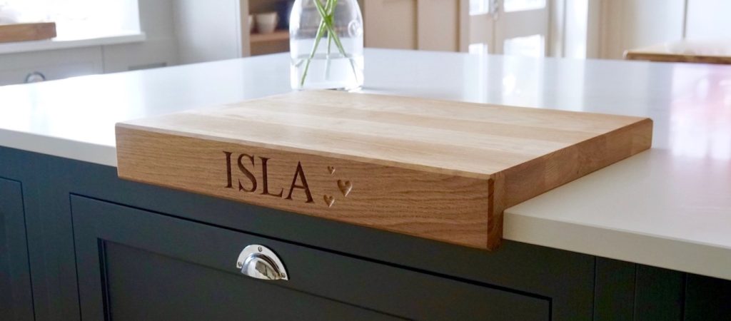 Με αυτόν τον τρόπο θα καθαρίσετε το βρώμικο ξύλο κοπής σας