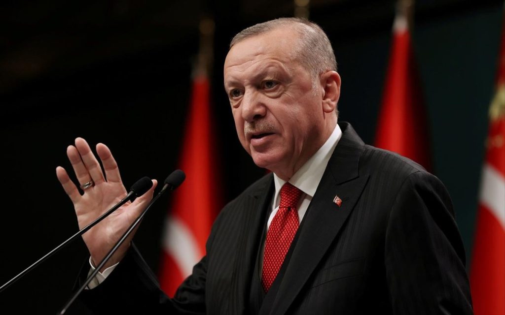 «Ανανεωμένος» ο Ερντογάν μετά τα αποτελέσματα της Συνόδου Κορυφής: «Η ΕΕ να απεμπλακεί από τις ελληνικές πιέσεις»