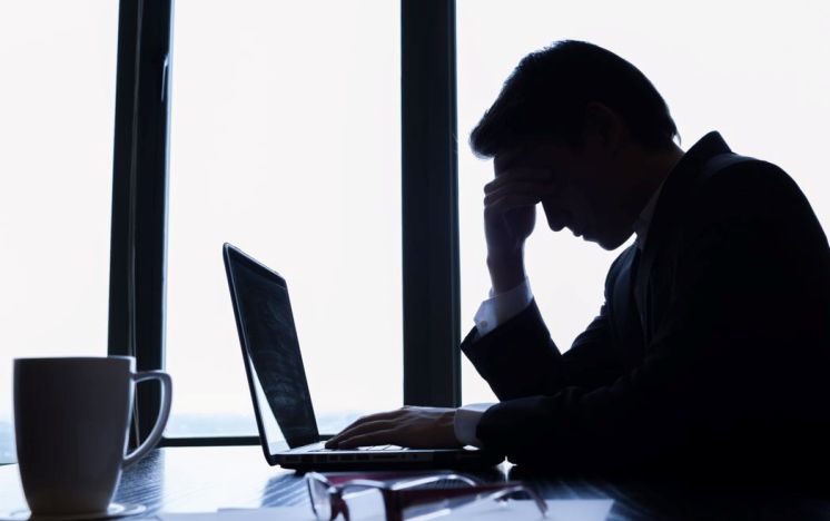 Με ποια σοβαρή πάθηση συνδέεται η εργασιακή ανασφάλεια; – Τι βρήκαν οι επιστήμονες