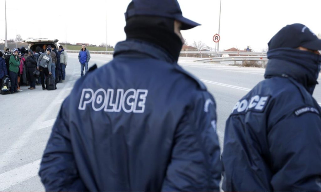 Αδιανόητα βαρύ κατηγορητήριο για 3 συνοριοφύλακες και έναν αστυνομικό στη Λέσβο για «ξυλοδαρμούς» αλλοδαπών