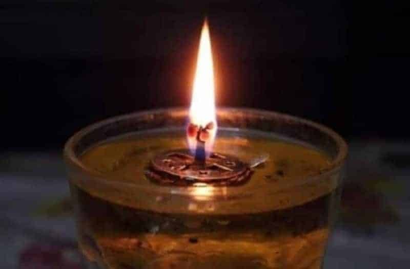 Το γνωρίζατε; – Γιατί ανάβουμε κεριά και καντήλια στους τάφους;