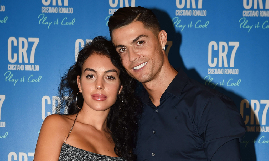 Την γυναίκα του Ρονάλντο… την θέλεις κι εσύ ντυμένη Αγιοβασιλίτσα! (φωτό)