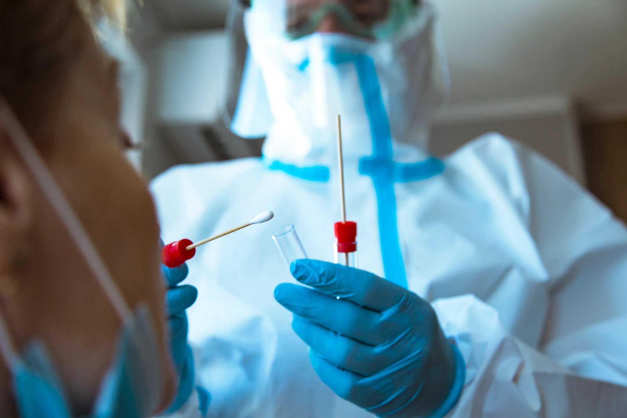 Σε επιστολή τους από το Μάρτιο λοιμωξιολόγοι ζητούσαν από την κυβέρνηση κινητοποίηση των διαγνωστικών υποδομών