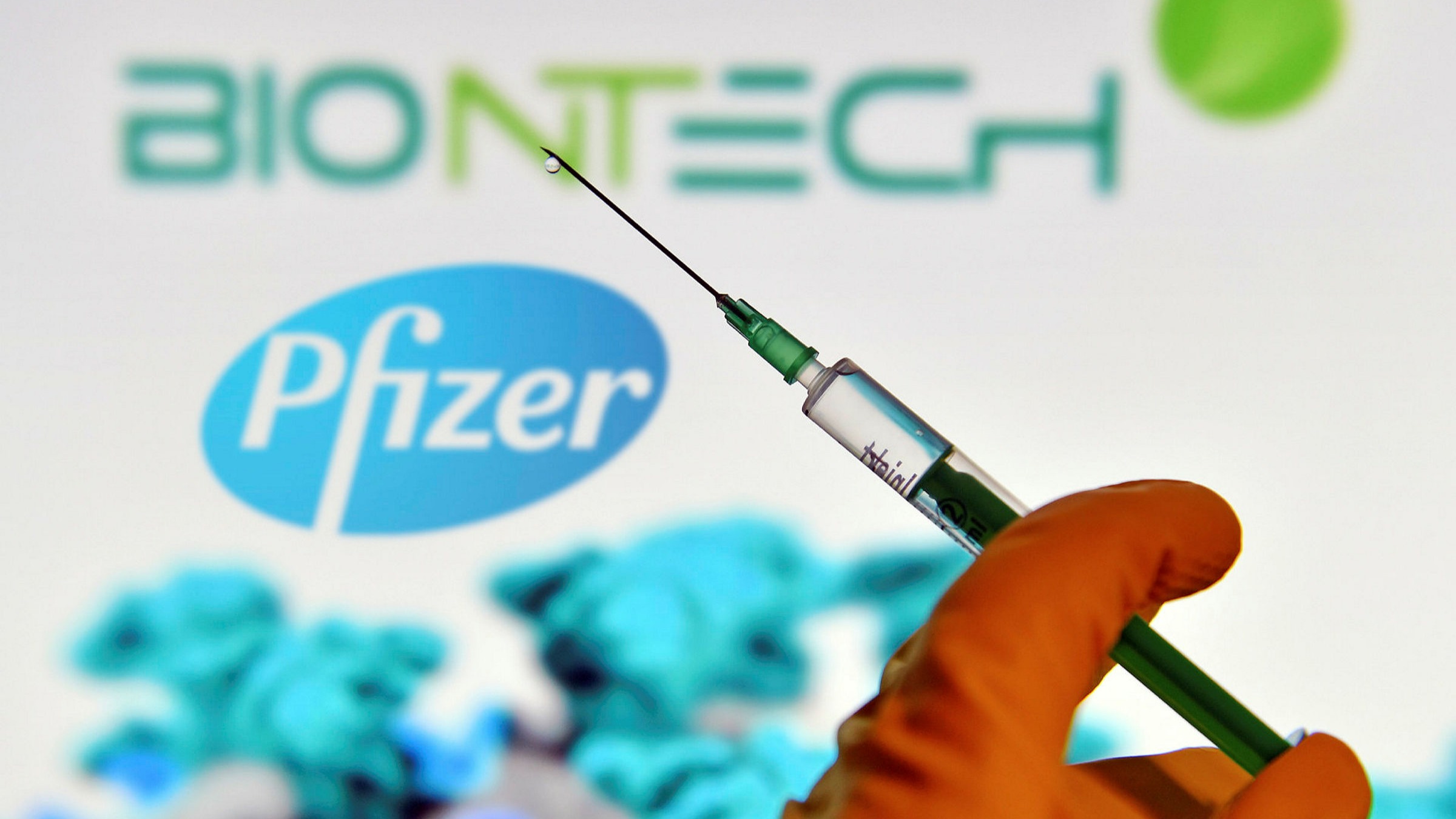 Ξεκίνησε ο εμβολιασμός στις ΗΠΑ – Η πρώτη νοσοκόμα που έκανε το εμβόλιο των Pfizer-BioNTech (βίντεο)