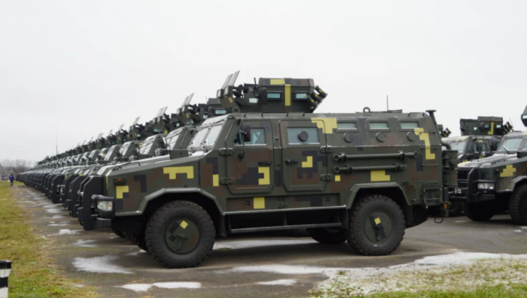 Ο ουκρανικός Στρατός παραλαμβάνει 40 ελαφριά τεθωρακισμένα οχήματα Kozak-2