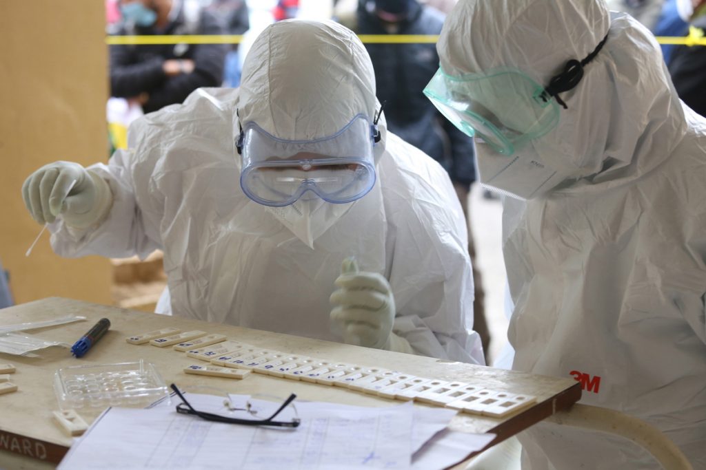 Ινδία: Εκατοντάδες άνθρωποι στο νοσοκομείο από μυστηριώδη ασθένεια