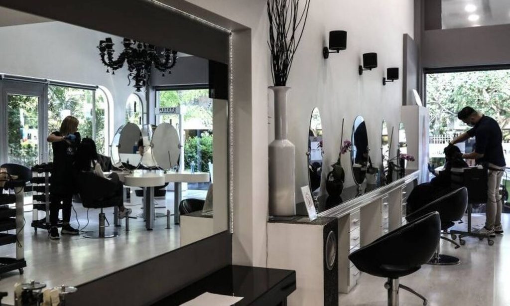 Ανοίγουν σήμερα κομμωτήρια και βιβλιοπωλεία – Συνεχίζεται το ανεπαρκές click away