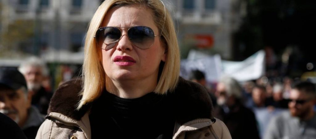 Ραχήλ Μακρή: Υποστηρίζει πως υπάρχει κρυφό μήνυμα στο εμβόλιο της Moderna (φωτό)