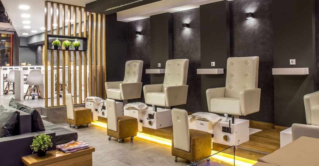 Άρση μέτρων: «Πρεμιέρα» σήμερα για την περιποίηση νυχιών – Τι έδειξε το crash test του click away