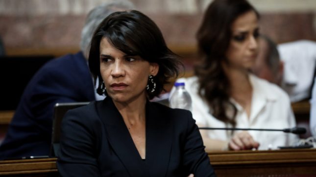 Βουλευτής του ΣΥΡΙΖΑ «χάθηκε στη μετάφραση» και αποκάλεσε τον Κ.Μητσοτάκη… «επιδειξία»