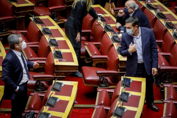 Το τετ-α-τετ Τσίπρα-Λοβέρδου για τη φράση «Σκέφτηκα να τον δείρω στη Βουλή»