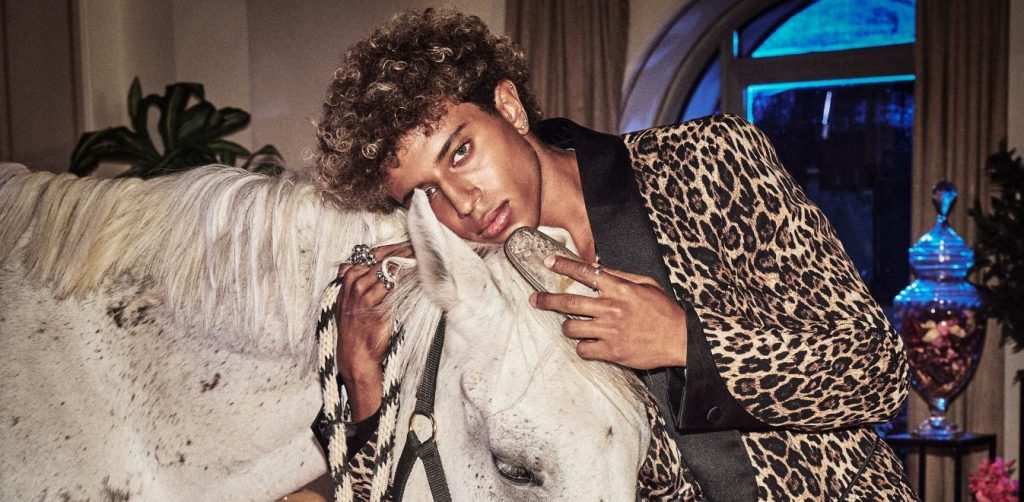 GNTM: Ο Ηρακλής Τσουζίνοβ με την εξωτική ομορφιά αναδείχθηκε ο μεγάλος νικητής (βίντεο)