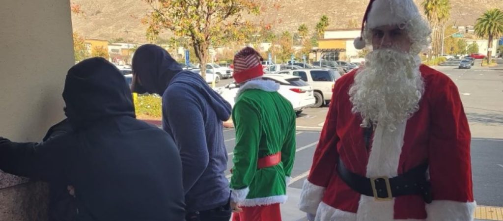 Επιχείρηση Άγιος Βασίλης: Μεταμφιεσμένοι αστυνομικοί συνέλαβαν κλέφτες