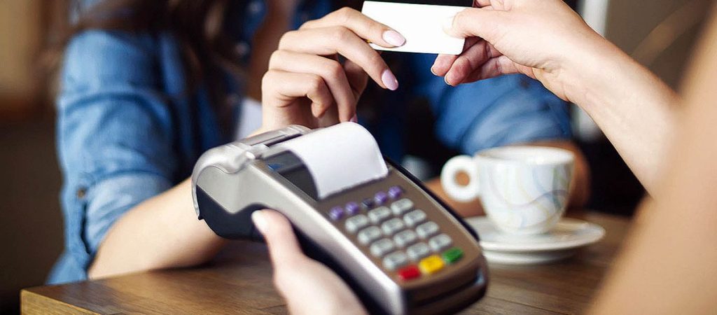 e-αποδείξεις: Ενδέχεται να μειωθεί το 30% για το 2021 – Τα σενάρια που εξετάζονται