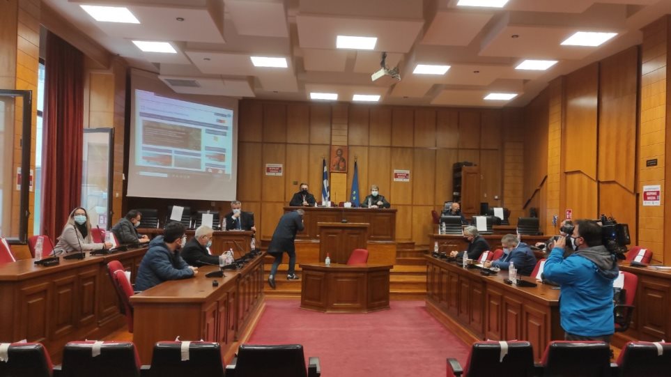 Χρυσοχοΐδης από Κοζάνη: «Θα εφαρμόσουμε το σχέδιο για αυστηρή τήρηση των μέτρων και… καλά Χριστούγεννα»