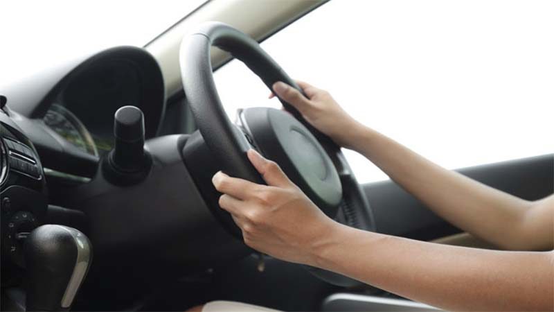 Το γνωρίζατε; – Γιατί έχουμε το τιμόνι αριστερά και γιατί σε άλλες χώρες στα δεξιά;