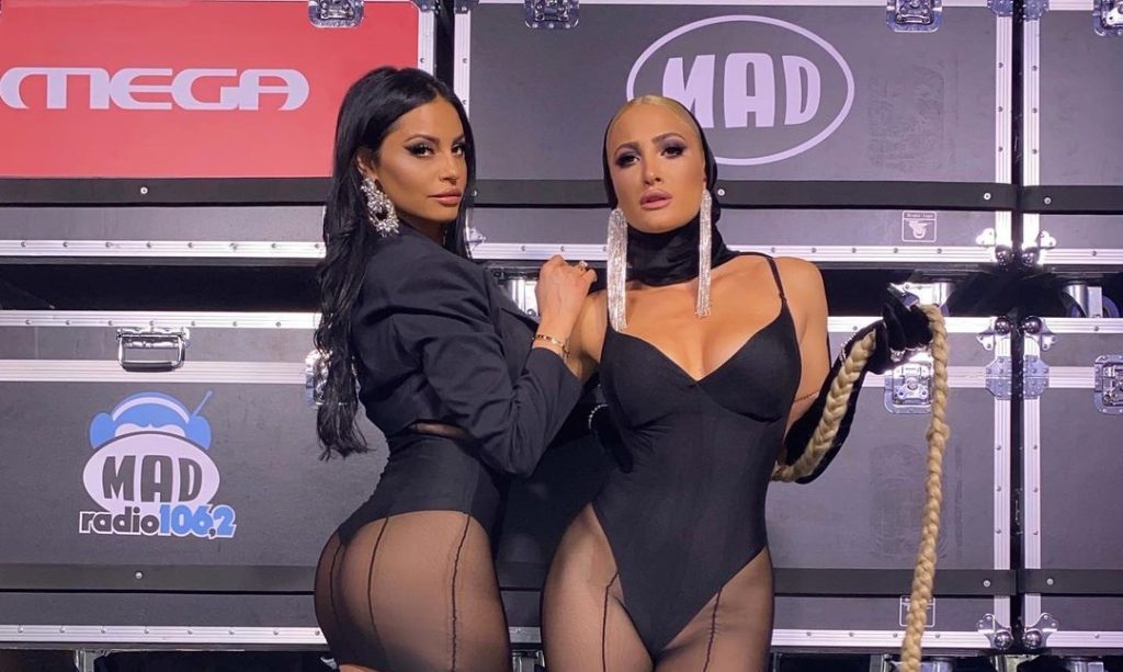 Ι.Τούνη και Δ.Αλεξανδράκη ποζάρουν παρέα με αποκαλυπτική αμφίεση και φέρνουν… «καύσωνα» (φώτο)