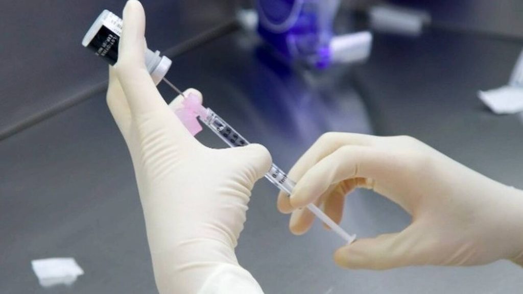 Υφυπουργός του Βελγίου δημοσίευσε κατά λάθος τις τιμές των εμβολίων για τον κορωνοϊό