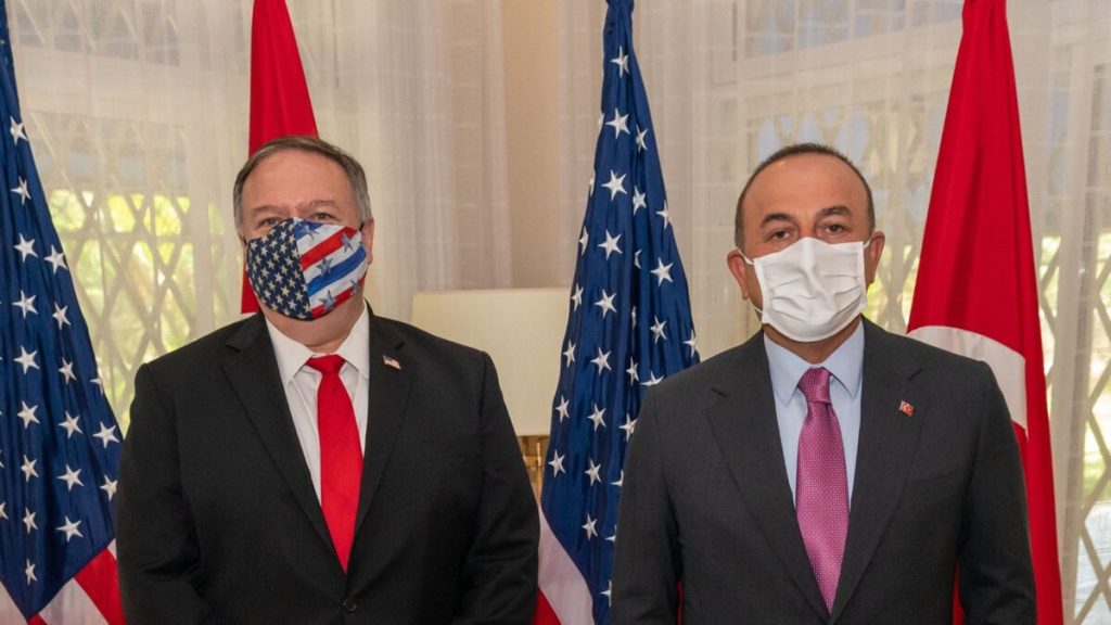 Μ.Πομπέο σε Μ.Τσαβούσογλου: «Οι κυρώσεις δεν θα εξασθενήσουν τις αμυντικές δυνατότητες της Τουρκίας»