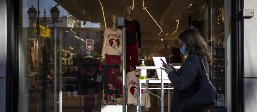 Ανοιχτά και την Κυριακή (20/12) τα super market και τα καταστήματα click away