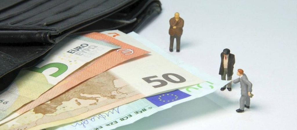 Έρχεται ο «Big Brother» για όλα μας τα χρέη – Πως ο νέος Τειρεσίας θα «παρακολουθεί» κάθε μας κίνηση