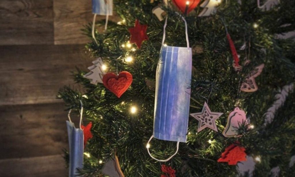 Η κυβέρνηση «ξεκόβει» κάθε χριστουγεννιάτικη χαρά: «Καμία χαλάρωση – Μπορεί να επιβάλλουμε και άλλα lockdowns»