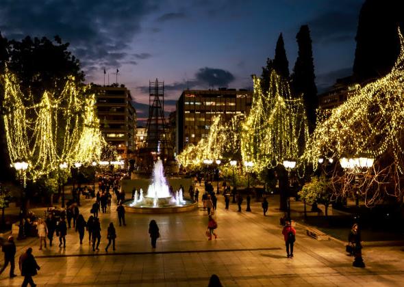 Η σπάνια χριστουγεννιάτικη φωτογραφία από την Αθήνα του 1960 (φωτο)