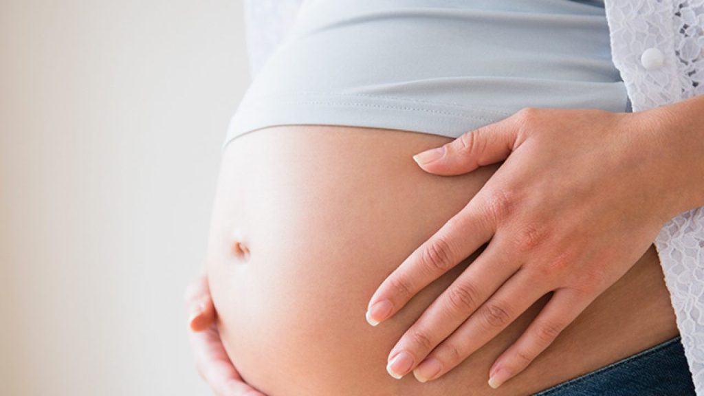 Aυτές είναι οι τροφές που πρέπει να αποφεύγετε κατά τη διάρκεια της εγκυμοσύνης σας