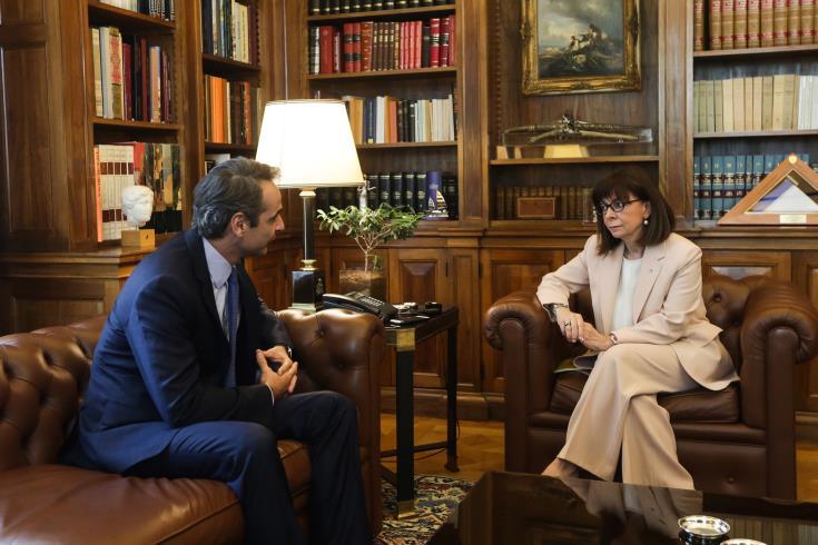 Με την Κ.Σακελλαροπούλου θα συναντηθεί τη Δευτέρα ο Κ.Μητσοτάκης