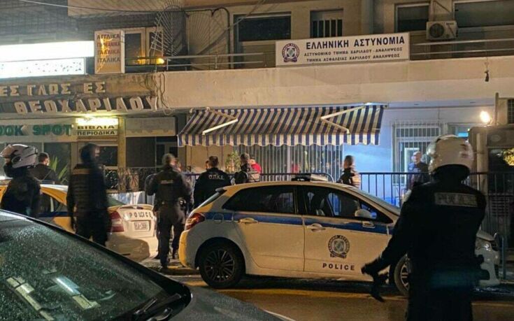 Θεσσαλονίκη: 32χρονος Σύρος αυτοτραυματίστηκε με ξυράφι έξω από αστυνομικό τμήμα (βίντεο)